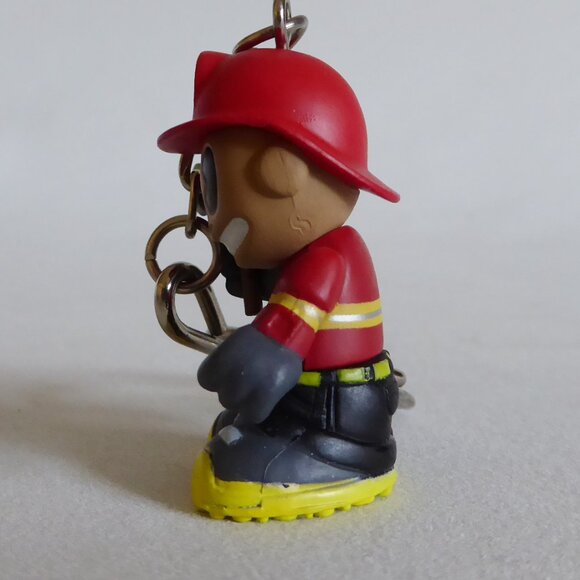 NEW 2008 KID ROBOT SUPERMINI SERIES 4 DESIGNER ART KEYCHAIN FIREMAN w AX “FDKR” - Picture 3 of 6